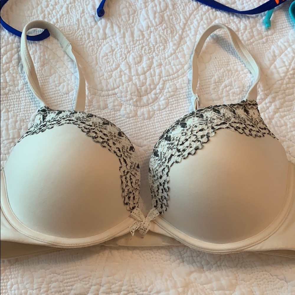 Victoria’s Secret push-up bra